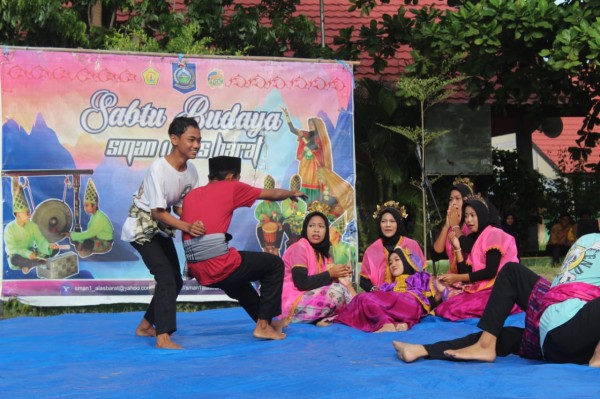 SABTU BUDAYA di LINGKUNGAN SMA NEGERI 1 ALAS BARAT