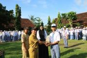  - UPACARA BENDERA DAN PENYERAHAN PENGHARGAAN