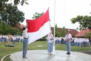  - UPACARA BENDERA SETIAP HARI SENIN